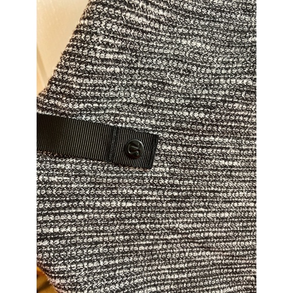 Lululemon Vinyasa Scarf in Coco Pique Black White - Picture 4 of 4